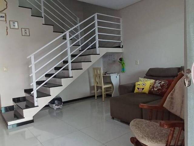 Sobrado para Venda em Joinville - 5